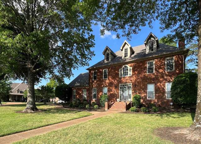 Property at 1196 E Lake Pointe Dr, Collierville, TN 38017, 4 beds, 2.5 baths