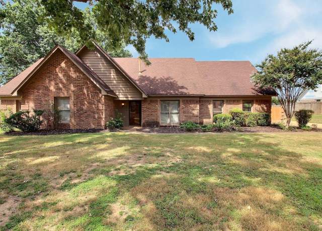 Property at 644 Winlawn Dr, Collierville, TN 38017, 3 beds, 2 baths