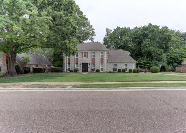 Property at 2866 Ole Pike Dr, Germantown, TN 38138, 4 beds, 2.5 baths