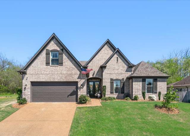 Property at 565 Laurel St, Oakland, TN 38060, 4 beds, 3 baths