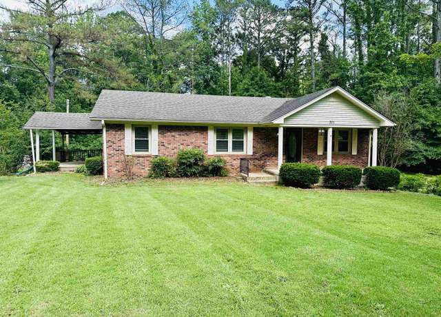 Property at 301 Shanna Dr, Selmer, TN 38375-1229, 3 beds, 2 baths