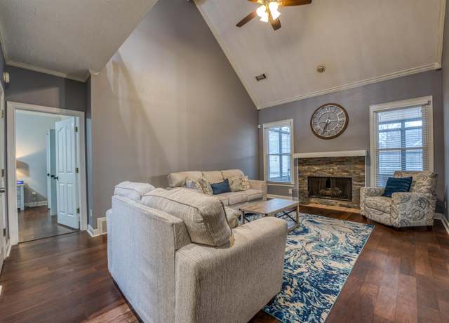 Property at 461 Fernleigh Cv, Collierville, TN 38017, 4 beds, 3.5 baths