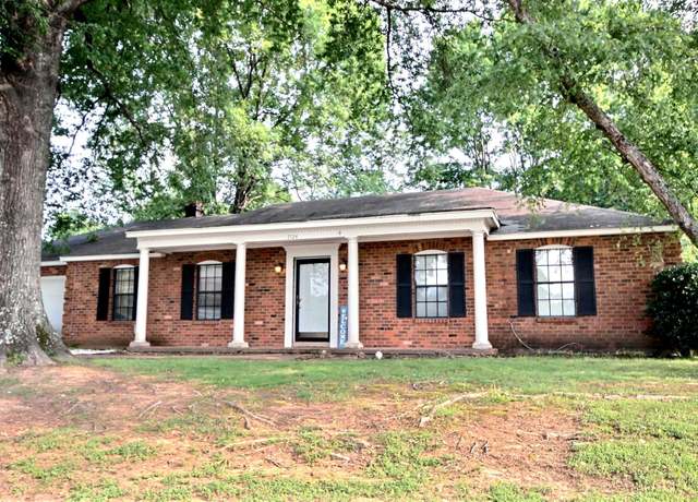 Property at 7124 Old North Dr, Memphis, TN 38125, 3 beds, 2 baths