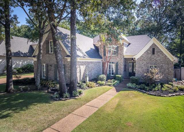 Property at 190 Ivy Brook Ln, Collierville, TN 38017, 4 beds, 3.5 baths