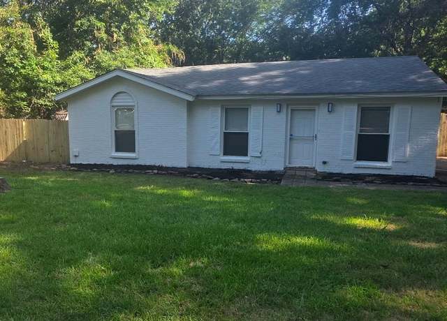 Property at 475 Ginny Ln, Collierville, TN 38017, 3 beds, 1.5 baths