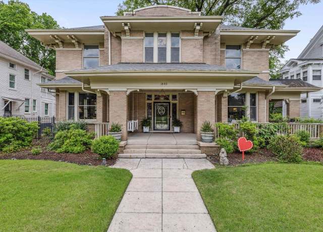Property at 1843 Central Ave, Memphis, TN 38104, 4 beds, 3 baths