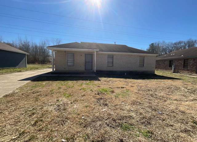 Property at 3573 Russelwood Dr, Memphis, TN 38128, 3 beds, 2 baths