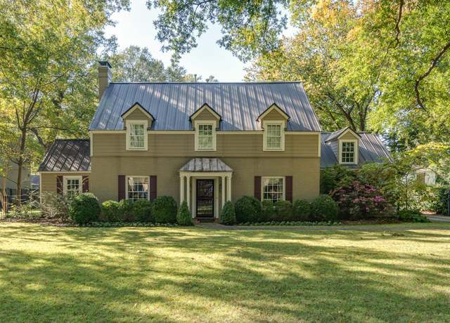 Property at 719 Center Dr, Memphis, TN 38112, 3 beds, 2.5 baths