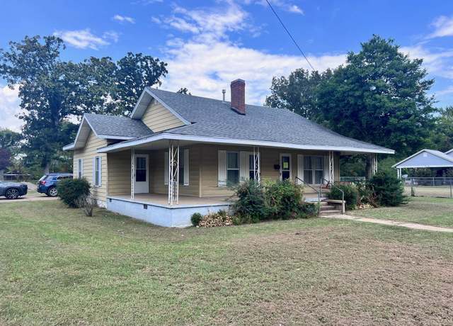 Property at 310 Fairground St, Savannah, TN 38372, 3 beds, 2 baths