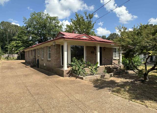 Property at 208 Sycamore Rd, Collierville, TN 38017, 3 beds, 3 baths