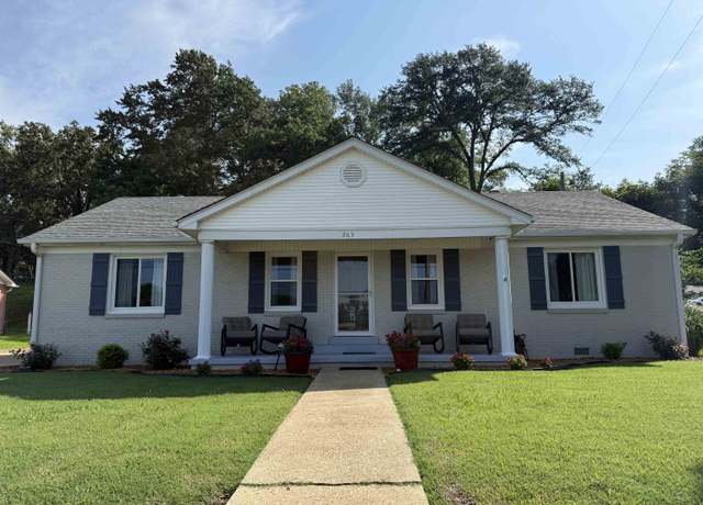 Property at 263 W Court Ave, Selmer, TN 38375-2000, 3 beds, 2 baths