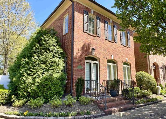 Property at 312 Sterling Oaks Ln, Collierville, TN 38017, 4 beds, 2.5 baths
