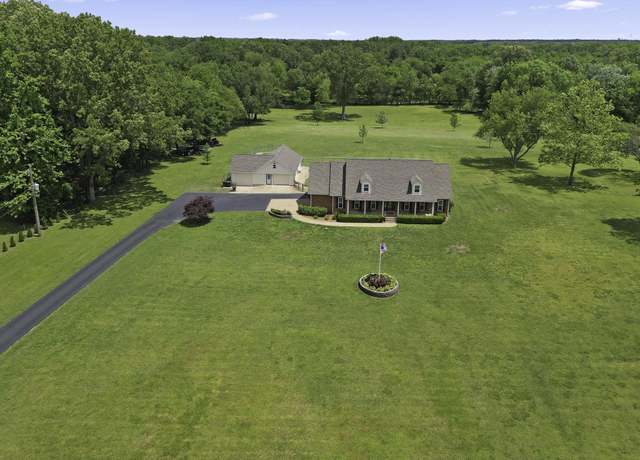 Property at 4350 Broadway Rd, Bartlett, TN 38002, 4 beds, 3 baths