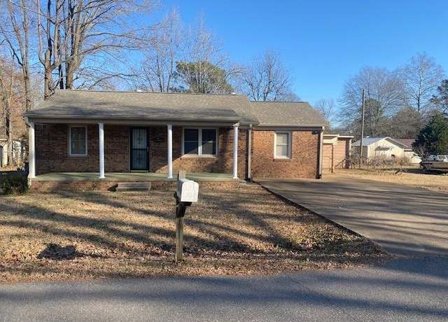 Property at 175 Thomas St, Savannah, TN 38372, 3 beds, 2 baths