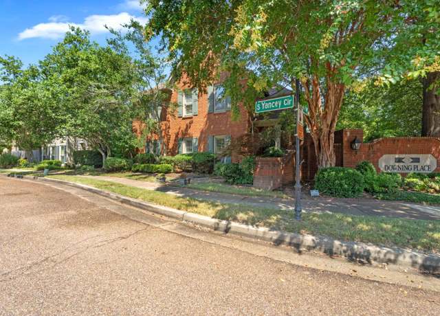 Property at 1768 Yancey Cir S, Collierville, TN 38017, 3 beds, 2.5 baths