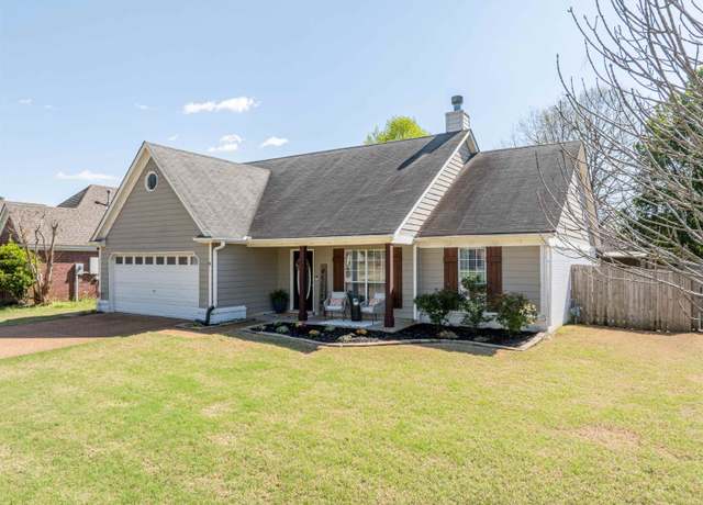 Property at 30 Village Dr E, Oakland, TN 38060, 3 beds, 2 baths