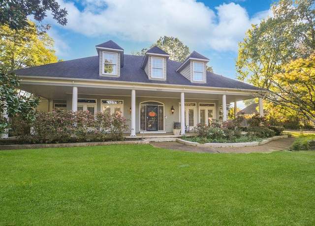 Property at 8863 Silverbark Cv, Germantown, TN 38138, 4 beds, 3.5 baths