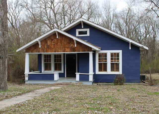 Property at 380 Salem Ave, Holly Springs, MS 38635, 2 beds, 1.5 baths