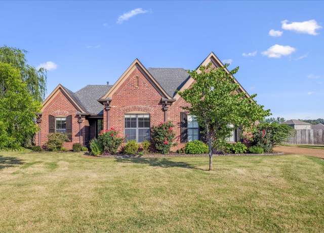 Property at 80 Shady Pine Cv, Oakland, TN 38060, 5 beds, 3 baths