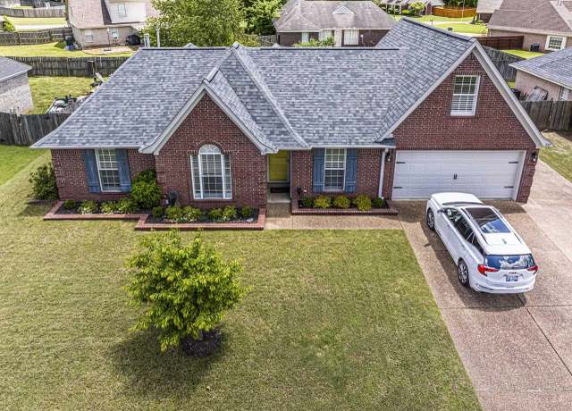 Property at 225 Cameron Dr, Oakland, TN 38060, 3 beds, 2 baths