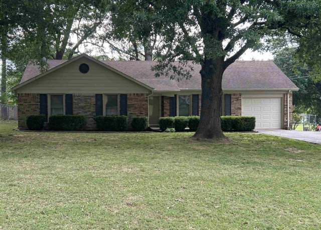 Property at 1700 S College St, Trenton, TN 38382, 3 beds, 2 baths