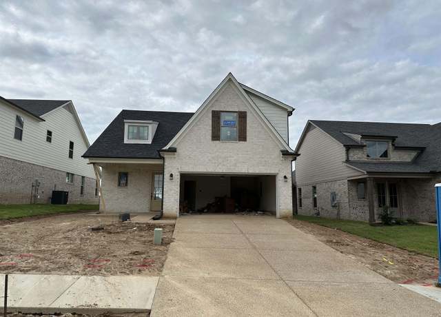 Property at 325 St Andrews Dr, Oakland, TN 38060, 3 beds, 2.5 baths