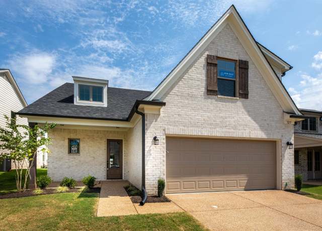 Property at 325 St Andrews Dr, Oakland, TN 38060, 3 beds, 2.5 baths