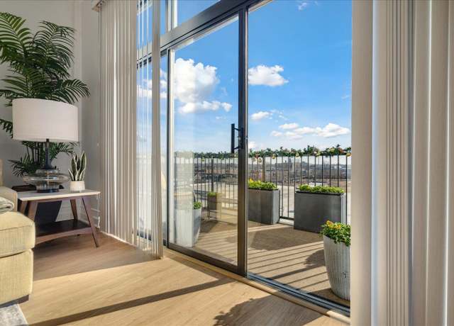 Property at 648 S Riverside Dr #411, Memphis, TN 38103, 1 bed, 1 bath