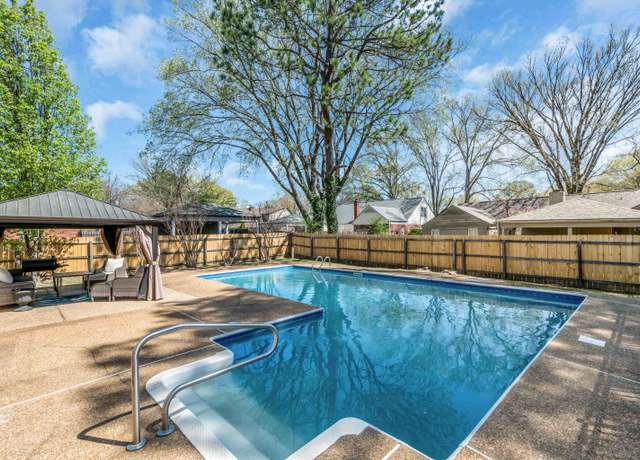 Property at 1826 Brierbrook Rd, Germantown, TN 38138, 5 beds, 2.5 baths