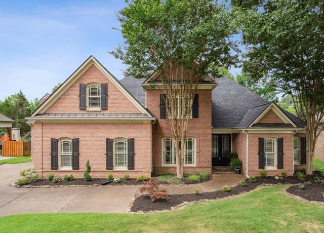 Property at 215 Ivy Grove Ln, Collierville, TN 38017, 4 beds, 4 baths