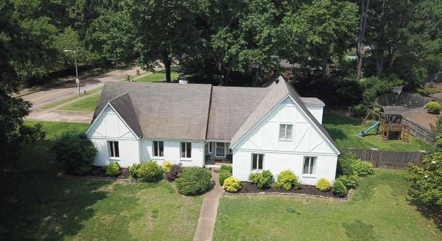 Photo of 2575 Overlook Dr, Germantown, TN 38138