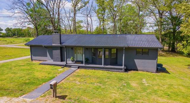 Photo of 200 Hillcrest Dr, Lexington, TN 38351