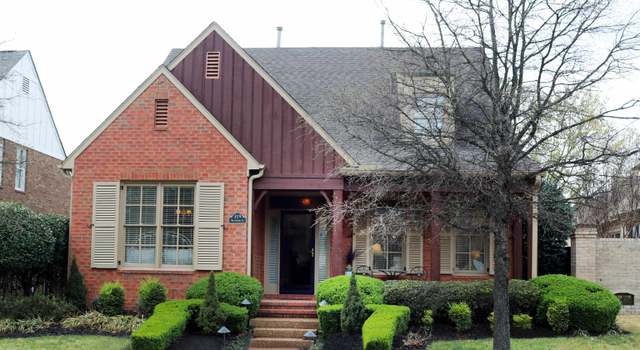 Photo of 319 W Colbert St, Collierville, TN 38017