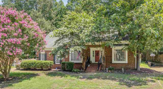 Photo of 364 Locust Grove Dr, Cordova, TN 38018