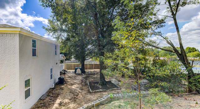 Photo of 2379 Meadow Ridge Dr, Memphis, TN 38016