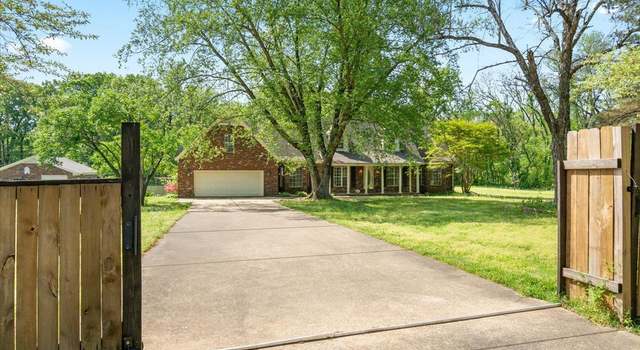 Photo of 300 Hilldale Ln, Millington, TN 38053