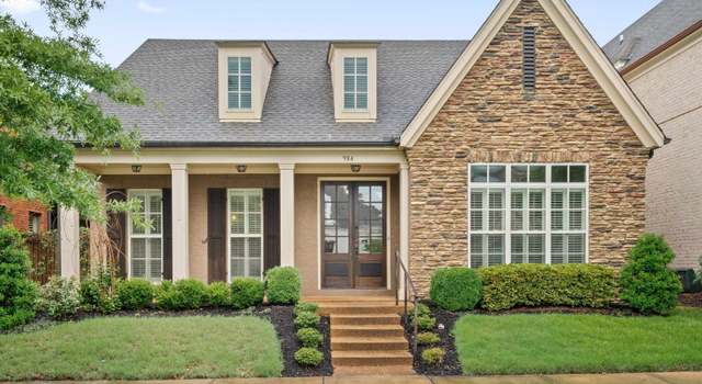 Photo of 984 Russell Farms Rd, Collierville, TN 38017