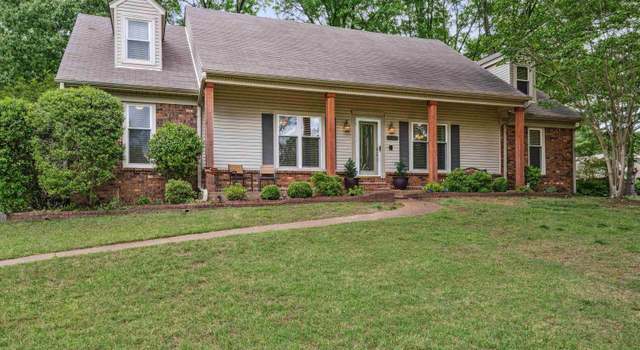 Photo of 7944 Cross Village Dr, Germantown, TN 38138