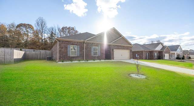 Photo of 105 Fairway Hills Dr, Oakland, TN 38060