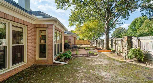 Photo of 7538 Crystal Lake Dr, Cordova, TN 38016