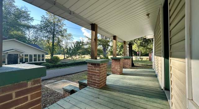 Photo of 114 Elm St, Bruceton, TN 38317-1816