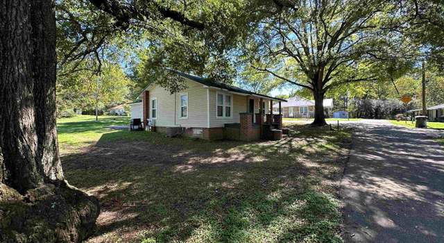 Photo of 114 Elm St, Bruceton, TN 38317-1816