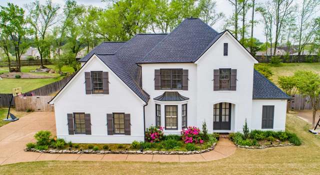 Photo of 10279 Herons Ridge Dr, Lakeland, TN 38002