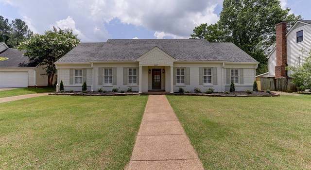Photo of 8619 Pepper Bush Dr, Germantown, TN 38139