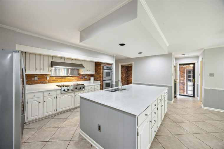 Photo of 2465 Dogwood Trail Dr Germantown, TN 38139