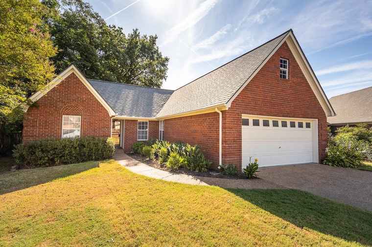 Photo of 7459 Overcreek Ln Bartlett, TN 38133