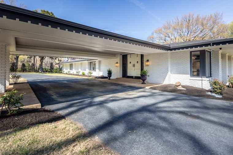 Photo of 180 Waring Rd Memphis, TN 38117