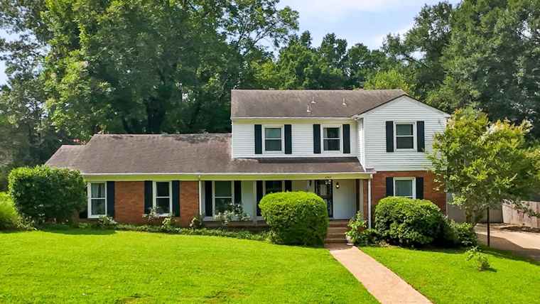 Photo of 6985 Corsica Dr Germantown, TN 38138