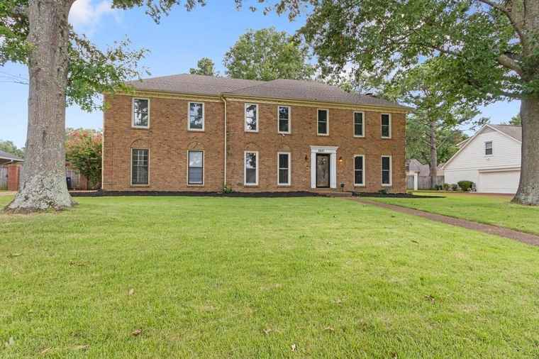 Photo of 8843 Dogwood Rd Germantown, TN 38139
