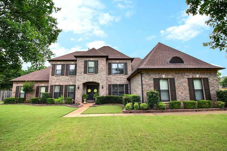 Photo of 1156 Sunriver Cv Collierville, TN 38017
